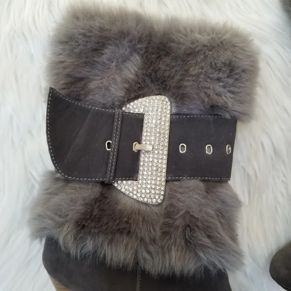 SELINA Gray Heeled Ankle Boots SIZE 9, Zip closure on the side. - Picture 2 of 16